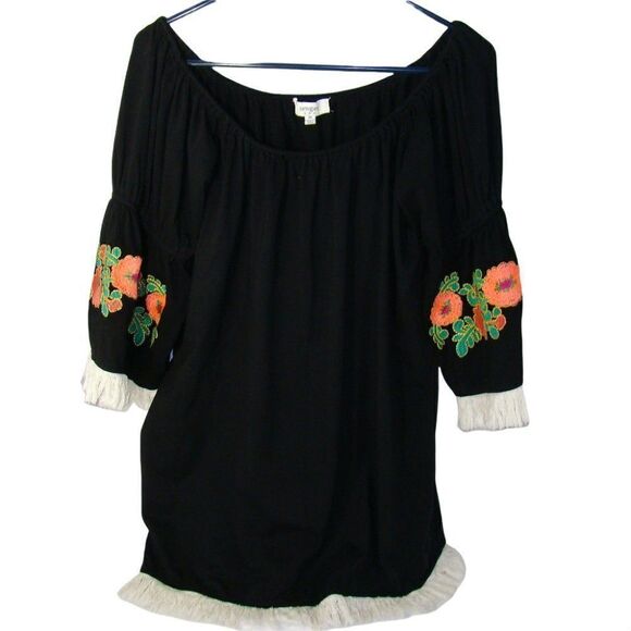 FINAL PRICE Umgee  Boho Floral Embroidered Tunic With Fringe NWOT Size Medium… - Picture 1 of 12